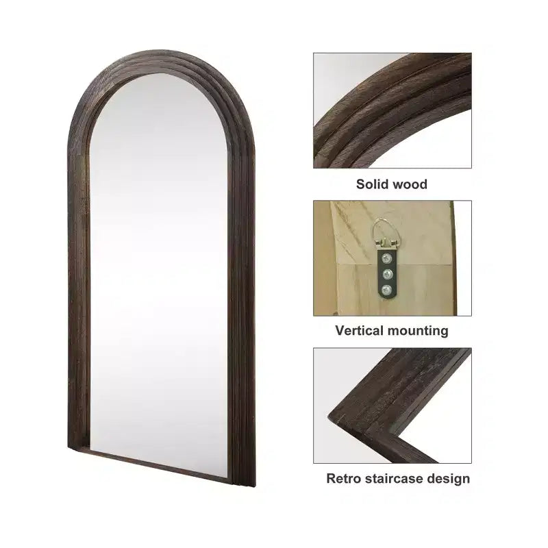 Specchio a figura intera Dovelina con struttura in legno massello ad arco e design per scala